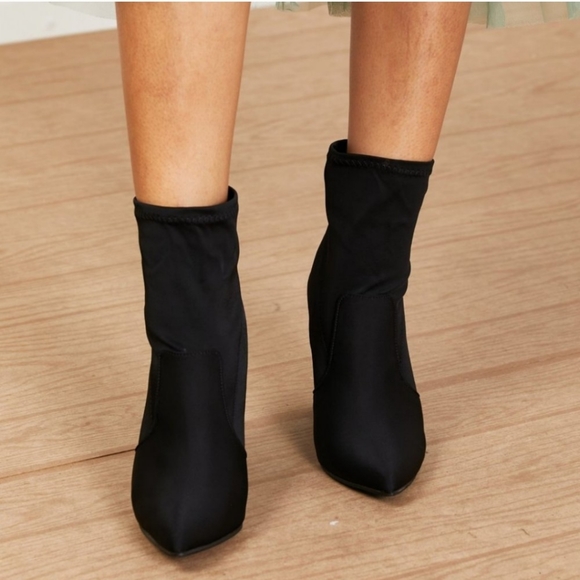 24hr SALE💥Black Heeled Booties Size 11 - Picture 4 of 7